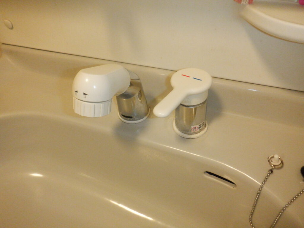 ﾊﾟﾅｿﾆｯｸ（松下電工）　洗面台洗髪ｼｬﾜｰ水栓　CQ735B　ｼｬﾜｰﾎｰｽからの水漏れ修理方法