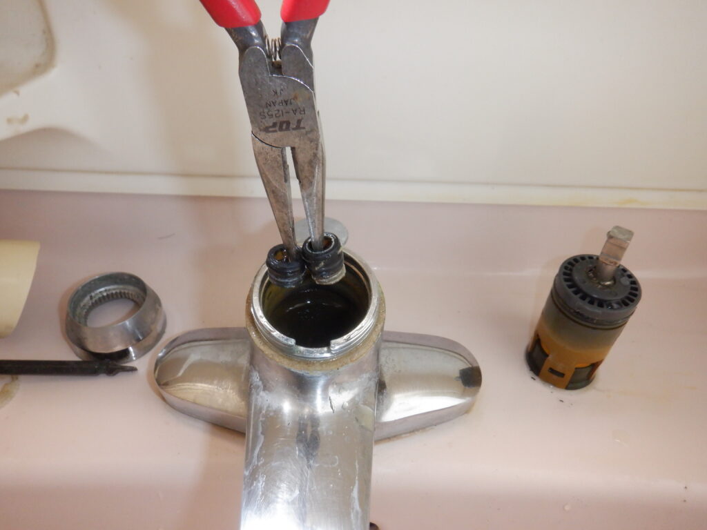 TOTO　TLJ30U(X・G）　洗面ｼﾝｸﾞﾙﾚﾊﾞｰ水栓　水漏れ修理方法（ﾊﾞﾙﾌﾞｶｰﾄﾘｯｼﾞ交換）