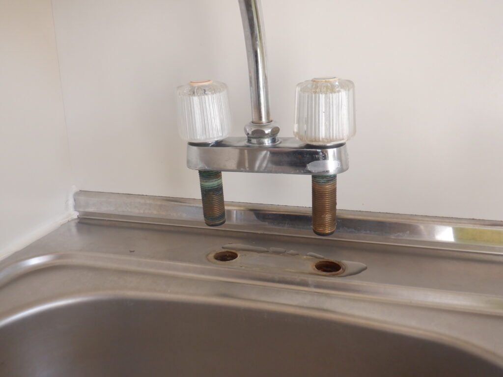 ﾀﾌﾞﾁ（TBC)　ﾐﾆｷｯﾁﾝ水栓　SC218W　水漏れ　水栓本体交換方法　三栄　K71D-LH-13
