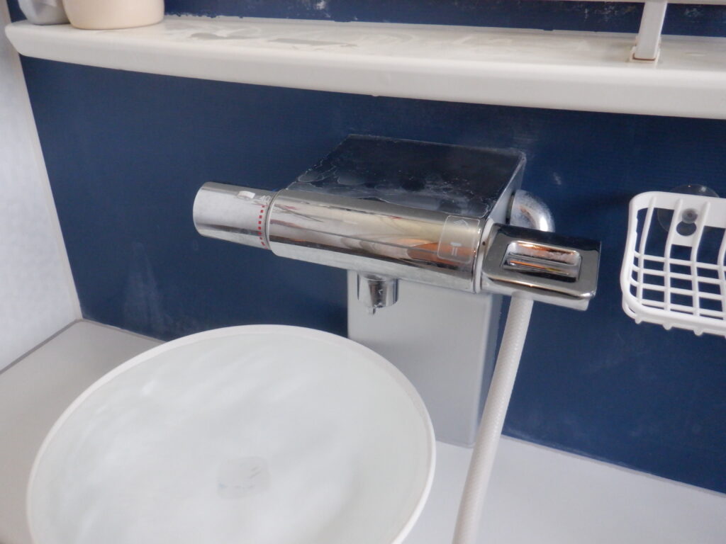 TOTO　TMHG40-1RB　ﾕﾆｯﾄﾊﾞｽ(ﾊﾞｽﾋﾟｱ）　洗い場ｶｳﾝﾀｰ用　ｻｰﾓｼｬﾜｰ水栓　水漏れ修理方法（開閉ﾕﾆｯﾄ交換手順）