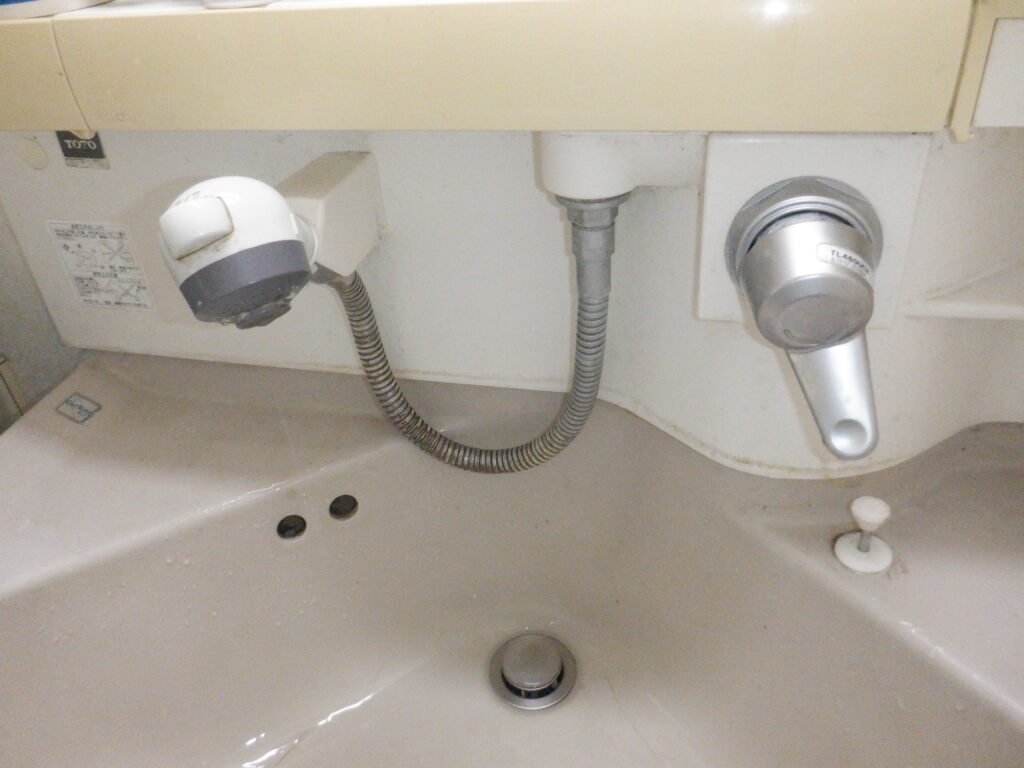 TOTO　TL480UCX　洗面台埋込シャワー水栓　水漏れ修理方法（ｶｰﾄﾘｯｼﾞ交換手順）※補足　他、修理部品記載有り