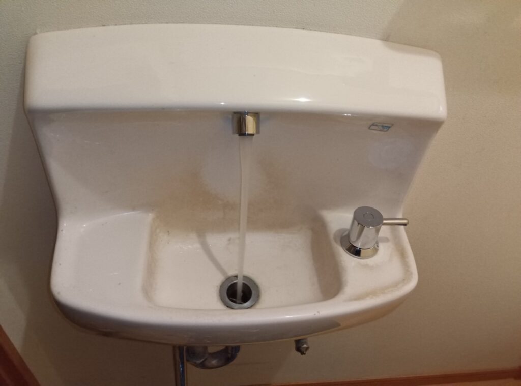 TOTO　手洗器用水栓（埋込・ﾊﾝﾄﾞﾙ式）　TL871AFR　

水栓本体交換