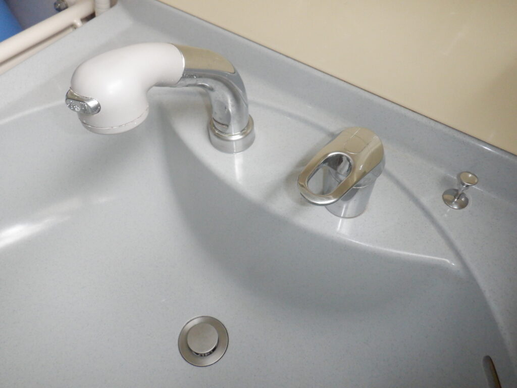 KVK　KF358GCL　洗面洗髪ｼｬﾜｰ水栓（ｸﾘﾅｯﾌﾟ洗面台仕様）　水が止まらない場合の修理方法（ｶｰﾄﾘｯｼﾞ交換手順）