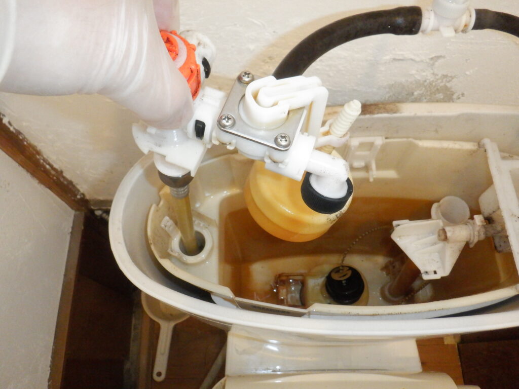 TOTO　SH111BA　ﾄｲﾚ手洗付ﾛｰﾀﾝｸ内修理　水が取らまらない　ﾎﾞｰﾙﾀｯﾌﾟ交換手順　（SH110BAも対象）