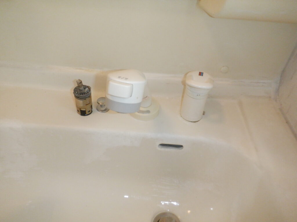 TOTO　TL384UFR#N11　洗面洗髪ｼｬﾜｰ水栓　水漏れ修理方法（ﾊﾞﾙﾌﾞｶｰﾄﾘｯｼﾞ交換手順）※他、修理部品、代替水栓の記載有り