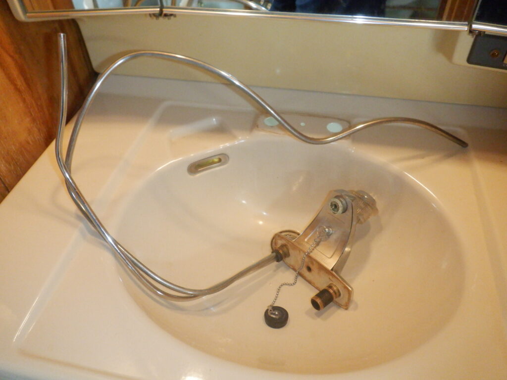 ﾔﾝﾏｰ　YLE-3600（修理部品生産終了）　ﾀｶﾗｽﾀﾝﾀﾞｰﾄﾞ洗面台水栓　本体交換