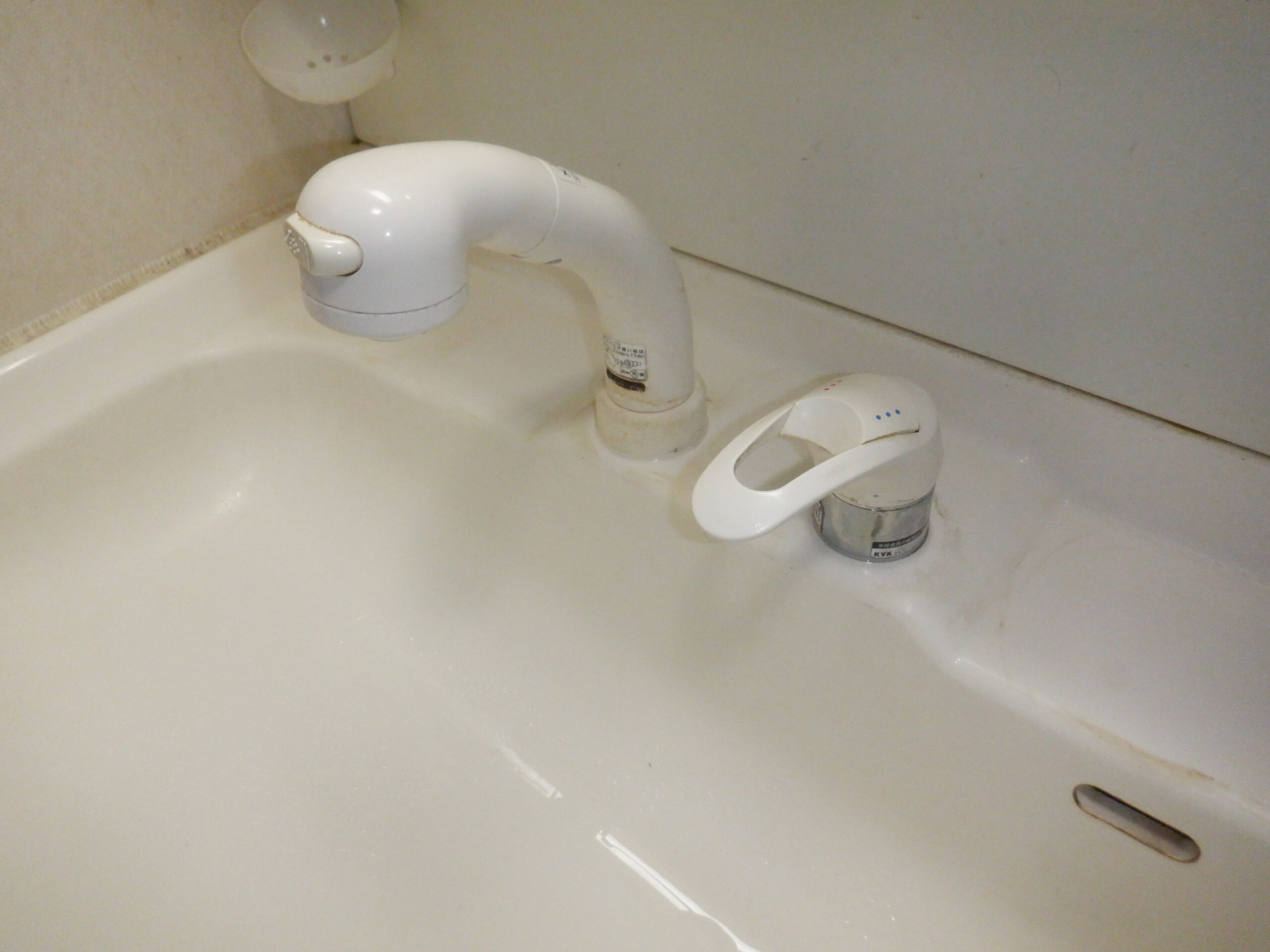 KVK KF568 洗面ｼﾝｸﾞﾙﾚﾊﾞｰ式洗髪ｼｬﾜｰ水栓 水が止まらない 修理方法（ｶｰﾄﾘｯｼﾞ交換手順）※ﾄｽﾃﾑ洗面台など  あなたにも出来るかも？水道修理のブログ