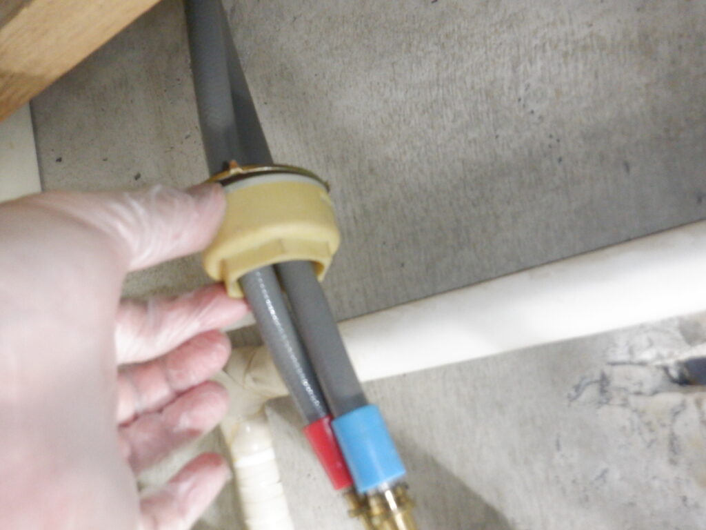 MYM　FA737H　台付ｼﾝｸﾞﾙﾚﾊﾞｰ水栓（修理部品供給終了）水漏れ　水栓本体交換方法　