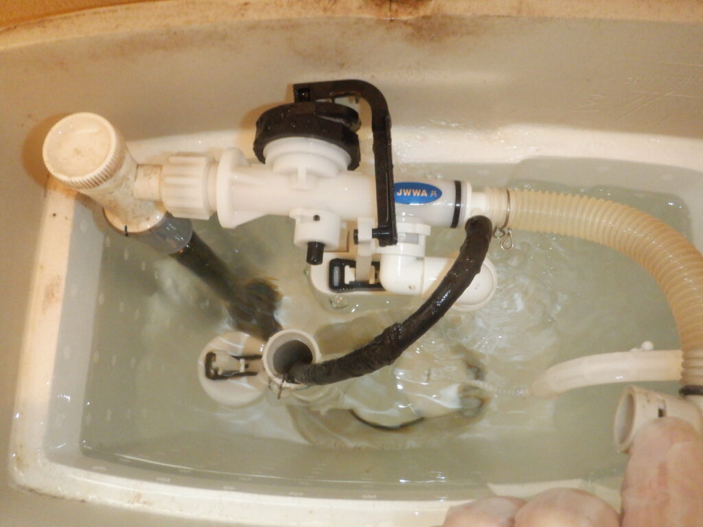 ｱｻﾋ衛陶　ｴﾃﾞｨ566　TRA33856　ﾄｲﾚﾛｰﾀﾝｸ水漏れ修理方法　ﾎﾞｰﾙﾀｯﾌﾟ(ﾌｨﾙﾊﾞﾙﾌﾞ）交換手順