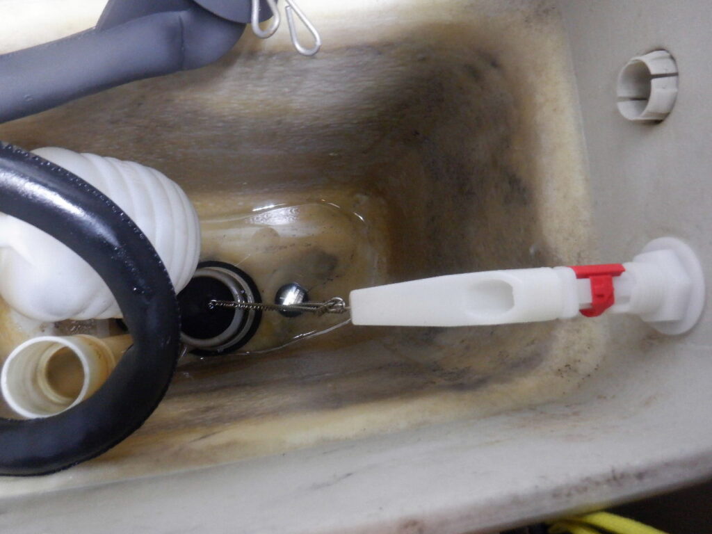 LIXIL　DT-811　手洗い付ﾛｰﾀﾝｸ＜洗浄ﾚﾊﾞｰﾊﾝﾄﾞﾙが折れた＞　修理方法（洗浄ﾊﾝﾄﾞﾙ交換）補足：他、修理部品の記載有り