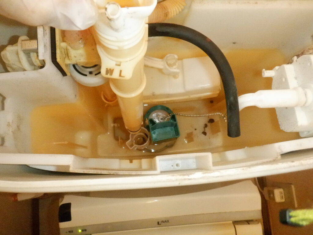 INAX　(G)DT-V180U　　手洗い付きﾛｰﾀﾝｸ　＜水が流れない・水が流れっぱなし＞　修理方法（ﾌﾛｰﾄｶｯﾌﾟ交換手順）
