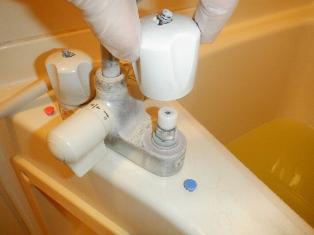 TOTO　TMS27C　浴室　台付2ﾊﾝﾄﾞﾙ･ｼｬﾜｰ水栓（一時止水あり）　＜水が止まらない・ﾊﾝﾄﾞﾙが固い＞修理方法（開閉ﾊﾞﾙﾌﾞ部交換）