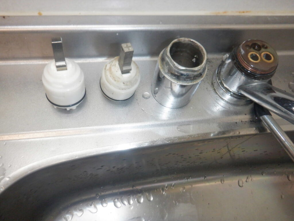 KVK　KM5111CL　※ｸﾘﾅｯﾌﾟ製ｼｽﾃﾑｷｯﾁﾝ仕様
ﾊﾞﾙﾌﾞｶｰﾄﾘｯｼﾞ交換方法