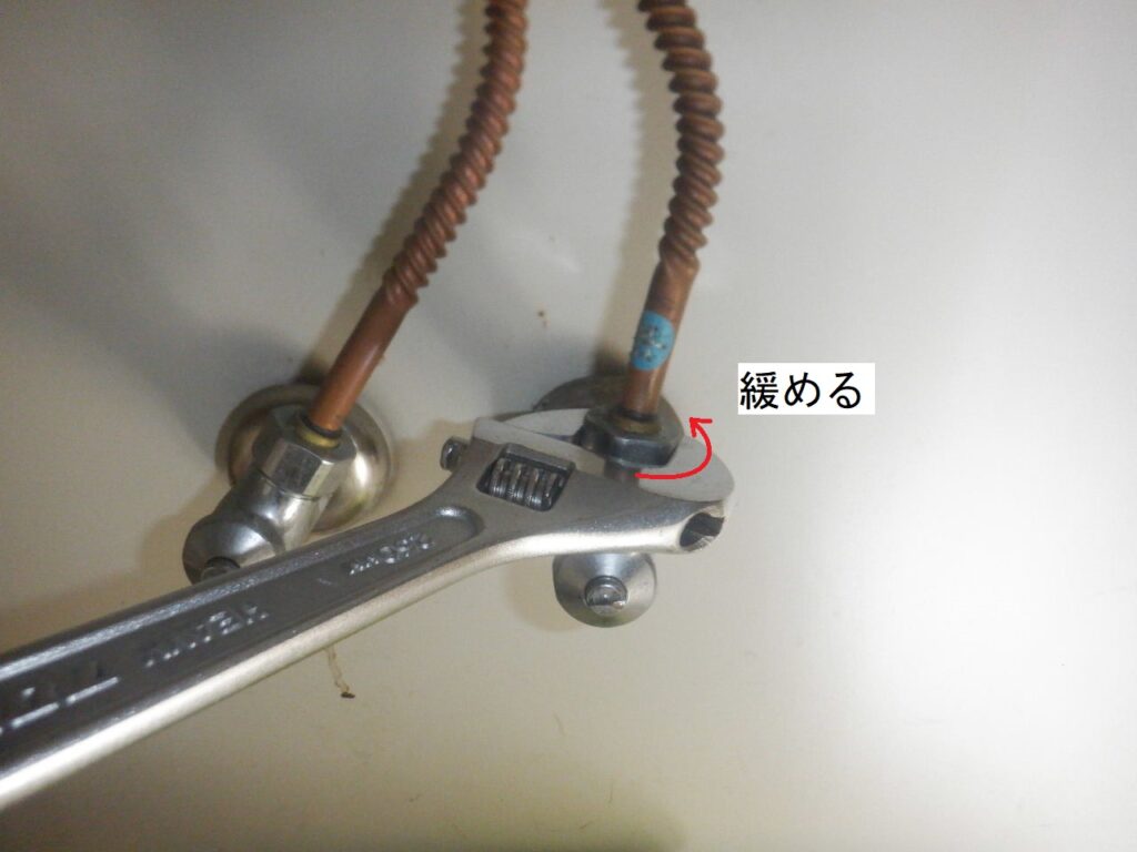 パナソニック(松下電工) 32SK(ワンタッチ水栓)
取り外し方