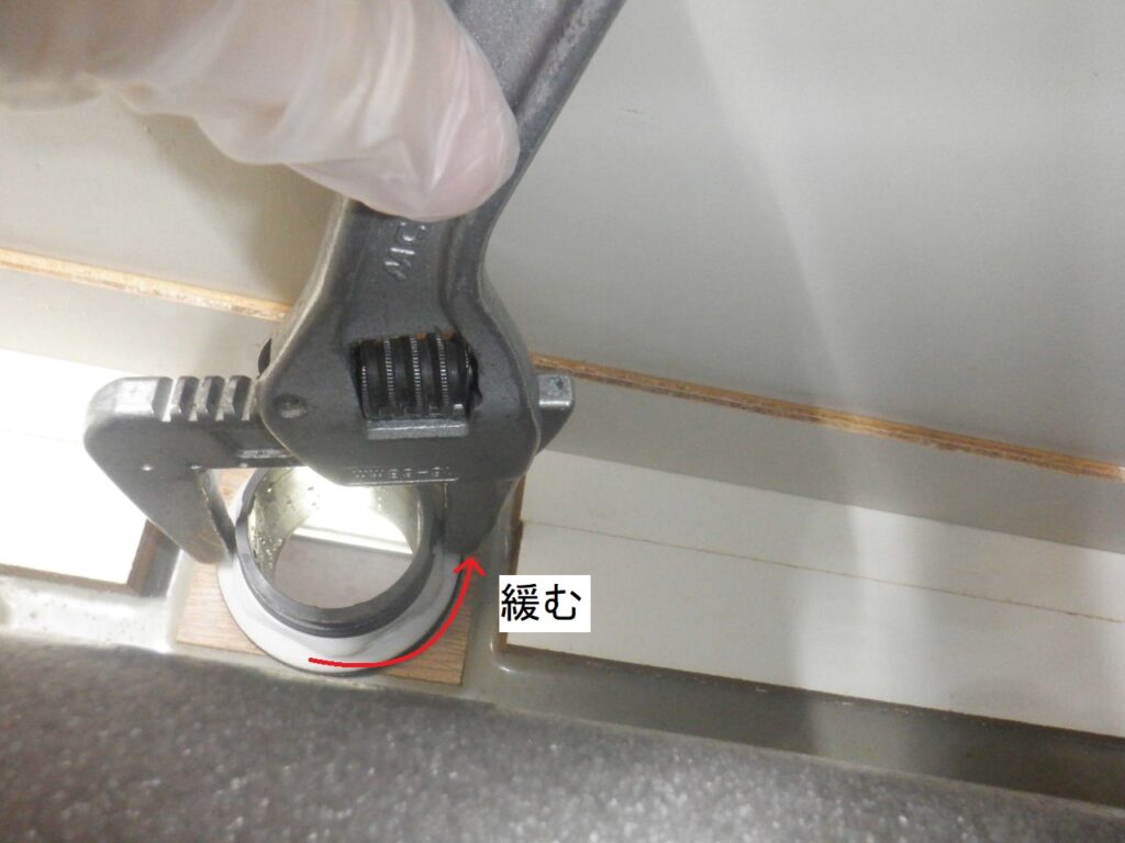 パナソニック(松下電工) 32SK(ワンタッチ水栓)
取り外し方