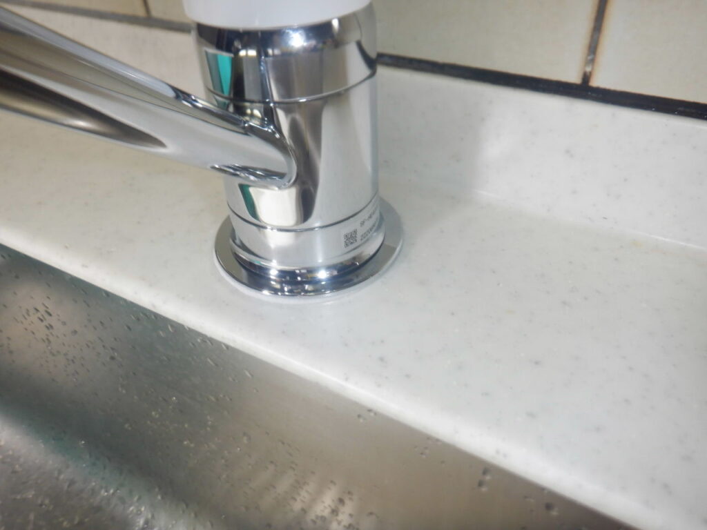 パナソニック(松下電工) 32SK(ワンタッチ水栓)から LIXIIL SF-HE420SYXA へ交換