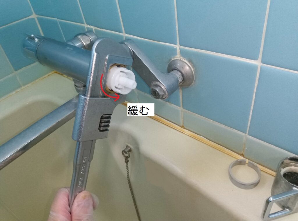 TOTO 壁付サーモスタット混合水栓 TMGG40A
開閉バルブ部(TH577)交換方法