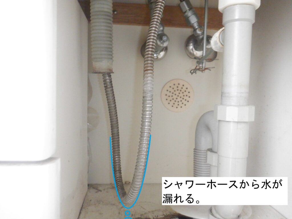 ﾊﾟﾅｿﾆｯｸ　CQ883B・CQ473　※ﾊﾟﾅｿﾆｯｸ(松下電工）製洗面化粧台

ｼｬﾜｰﾎｰｽから水漏れ