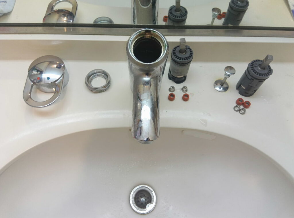 TOTO　TLW31B2【ｶｰﾄﾘｯｼﾞ交換方法・本体後継品】　洗面ｼﾝｸﾞﾙﾚﾊﾞｰ混合水栓＜水が止まらない＞　修理方法