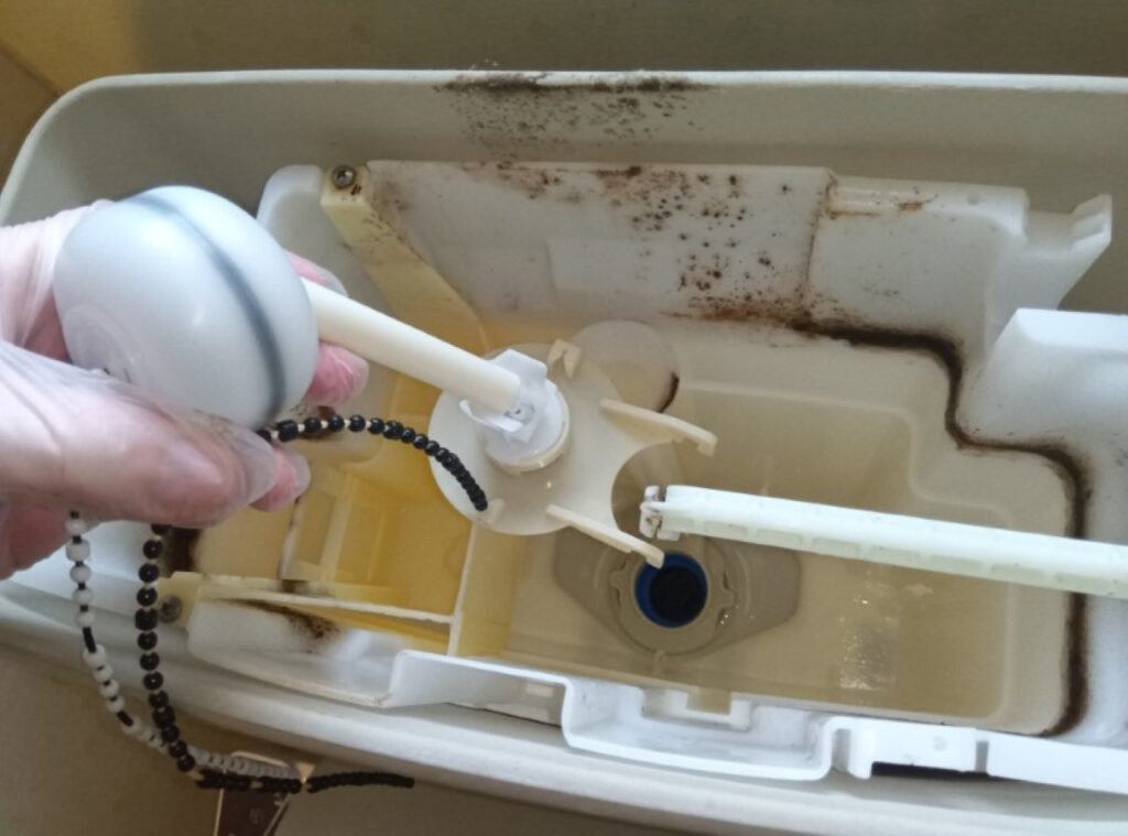 LIXIL　（Y)DT-ZA180H（ZA150H)【ﾎﾞｰﾙﾀｯﾌﾟ･ﾌﾗｯﾊﾟｰ弁交換方法】　ﾄｲﾚﾛｰﾀﾝｸ＜水が止まらない。流せない＞修理方法