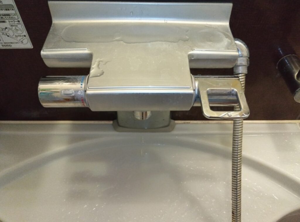 TOTO　ｶｳﾝﾀｰ用　壁付ｻｰﾓｽﾀｯﾄ式ｼｬﾜｰ水栓　THMG40-1BLV1(R)

※YAMAHA（ヤマハ）製　システムバスに使用