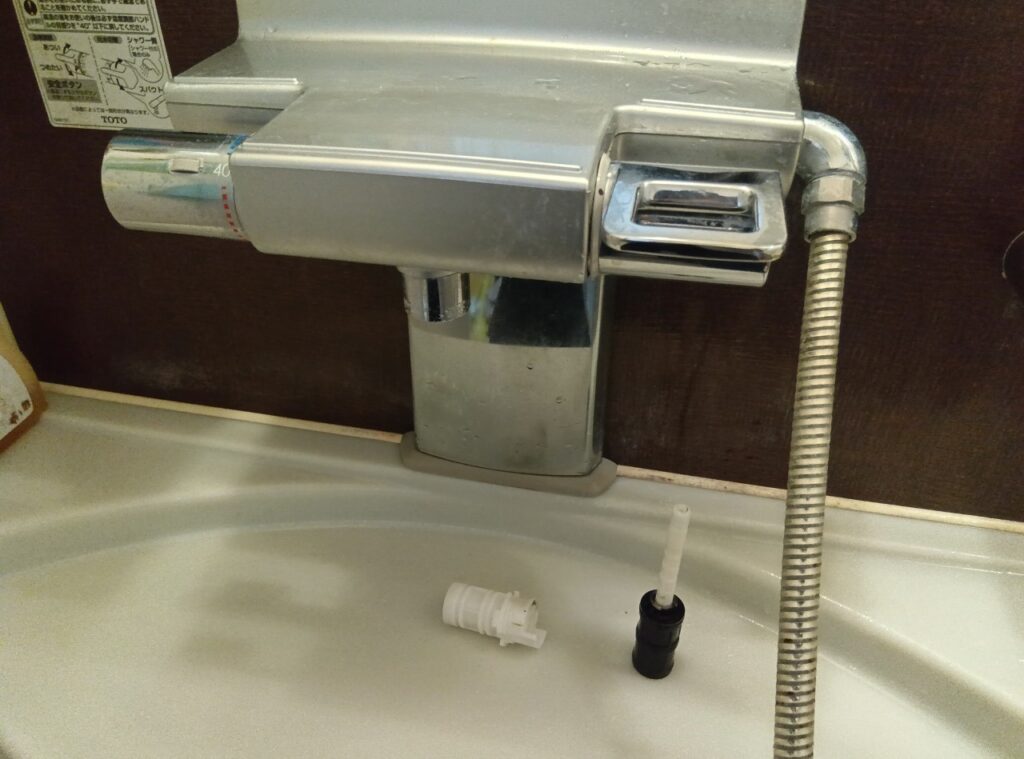 TOTO　THMG40-1BLV1(R)
※YAMAHAシステムバス仕様

開閉ﾊﾞﾙﾌﾞ部交換方法