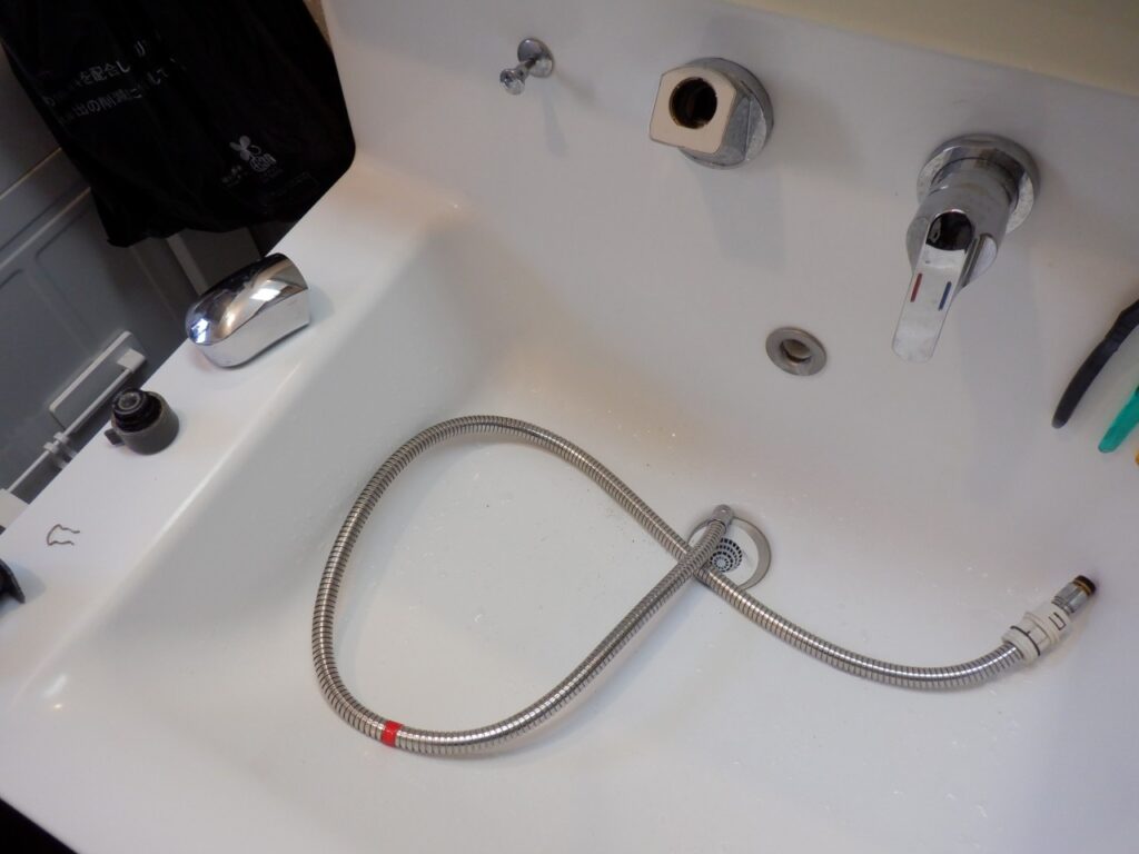 NAX(LIXIL) シングルレバー式洗髪シャワー水栓 SF-79S-MB
シャワーホース・カプラー交換方法