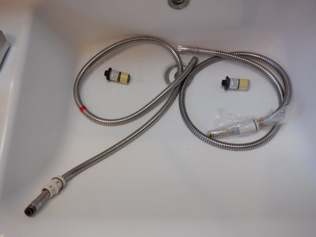 NAX(LIXIL) シングルレバー式洗髪シャワー水栓 SF-79S-MB
シャワーホース・カプラー交換方法