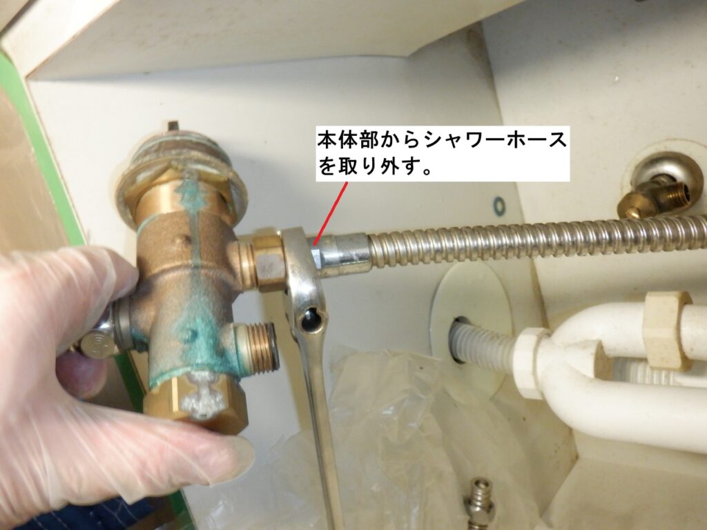 INAX　洗面ｻｰﾓｽﾀｯﾄ付洗髪ｼｬﾜｰ水栓　SF-31T
取り外し方
LIXIL　SF-800SYU　に交換