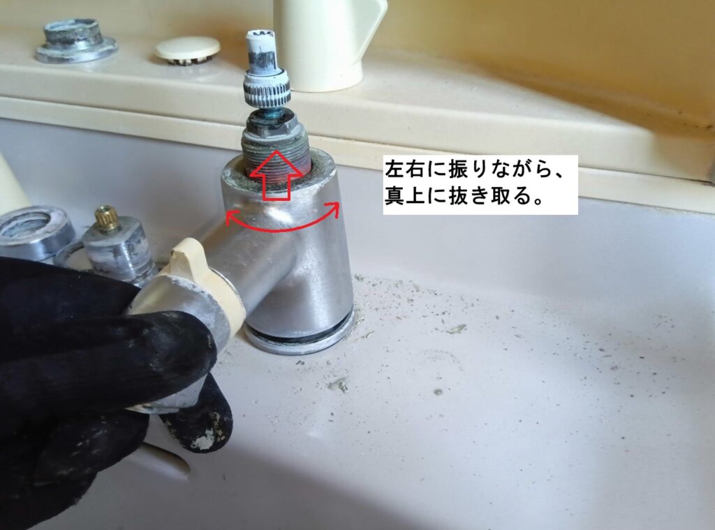 TOTO　洗面洗髪ｼｬﾜｰ混合水栓　TL370ARX
他社の水栓を使用して本体交換＜施工例＞
※TL390ARXも対象