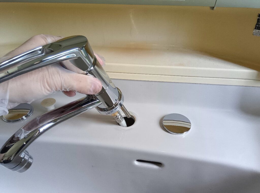 TOTO　洗面洗髪ｼｬﾜｰ混合水栓　TL370ARX
他社の水栓を使用して本体交換＜施工例＞
※TL390ARXも対象