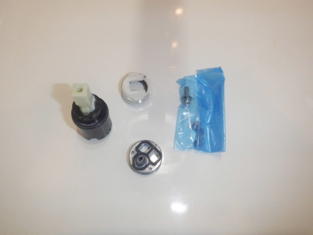 TOTO　ｼﾝｸﾞﾙﾊﾞﾙﾌﾞ部（ｶｰﾄﾘｯｼﾞ）　THF57A