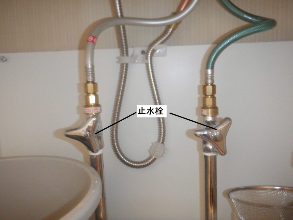 TOTO　TLS05301J
レバーを下げても水が止まらない
修理方法（カートリッジ交換）