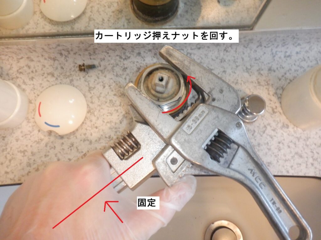 カートリッジ交換方法
MYM
洗面シングルレバー式洗髪シャワー水栓 FA242HU13A
※ミカド製 洗面化粧台 OEM品
(MYM品番) FA242HU13-V525