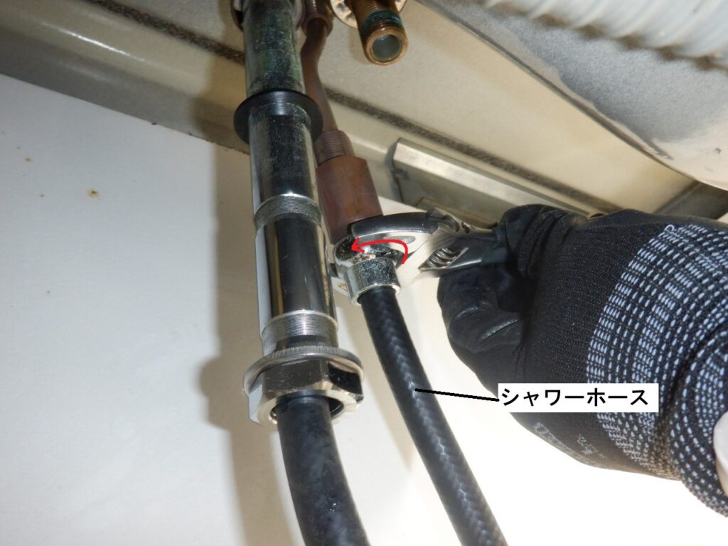 ヤンマー 洗面2ハンドル・シャワー水栓 TL971-TS
※タカラスタンダード OEM品
取り外し方