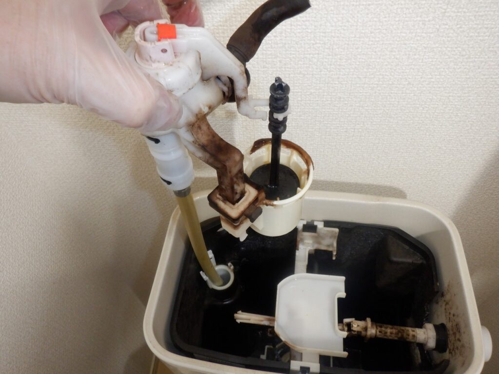 TOTO　SH341BA・SH340BA

ボールタップ（HH06052N）、制御筒ユニット（HH07096R）の交換方法