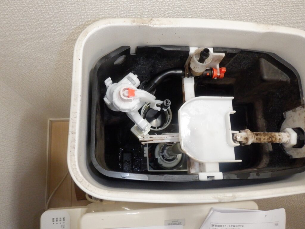 TOTO　SH341BA・SH340BA

ボールタップ（HH06052N）、制御筒ユニット（HH07096R）の交換方法