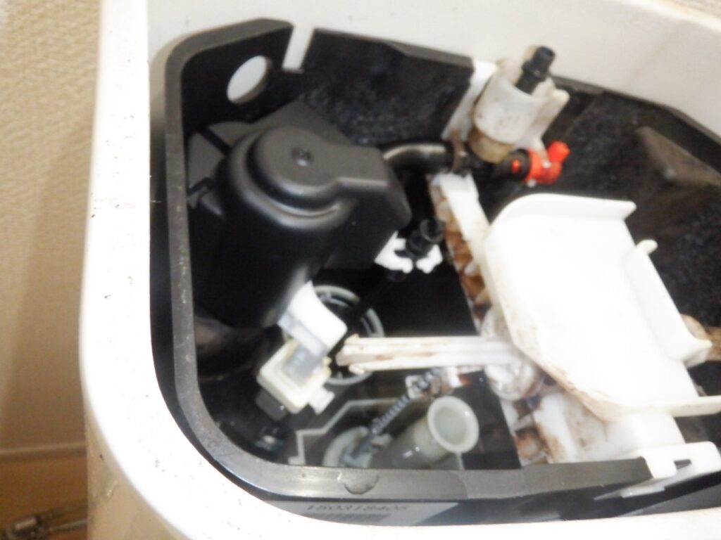 TOTO　ﾄｲﾚﾀﾝｸ　SH341BA・SH340BA　ﾎﾞｰﾙﾀｯﾌﾟ・制御筒ﾕﾆｯﾄ（排水弁）の交換手順