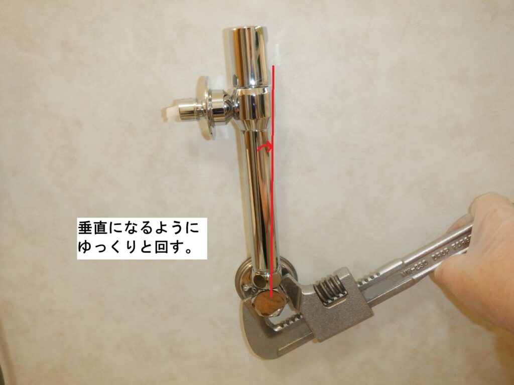 洗濯機水栓【出っ張りをなくしたい・高くしたい】場合の解決方法　(洗濯機の買い替え時など)

ｶｸﾀﾞｲ　かさ上げ用洗濯水栓（＋15㎝）　732-003-13