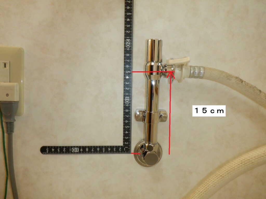 洗濯機水栓【出っ張りをなくしたい・高くしたい】場合の解決方法　(洗濯機の買い替え時など)

ｶｸﾀﾞｲ　かさ上げ用洗濯水栓（＋15㎝）　732-003-13