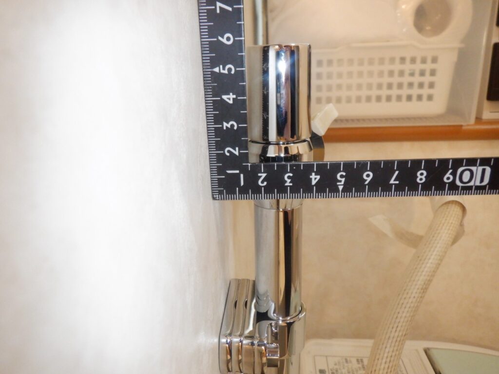 ｶｸﾀﾞｲ　732-003-13
ニップル部分の出っ張り　44mm前後（水栓の配管へのねじ込み具合によって前後します）